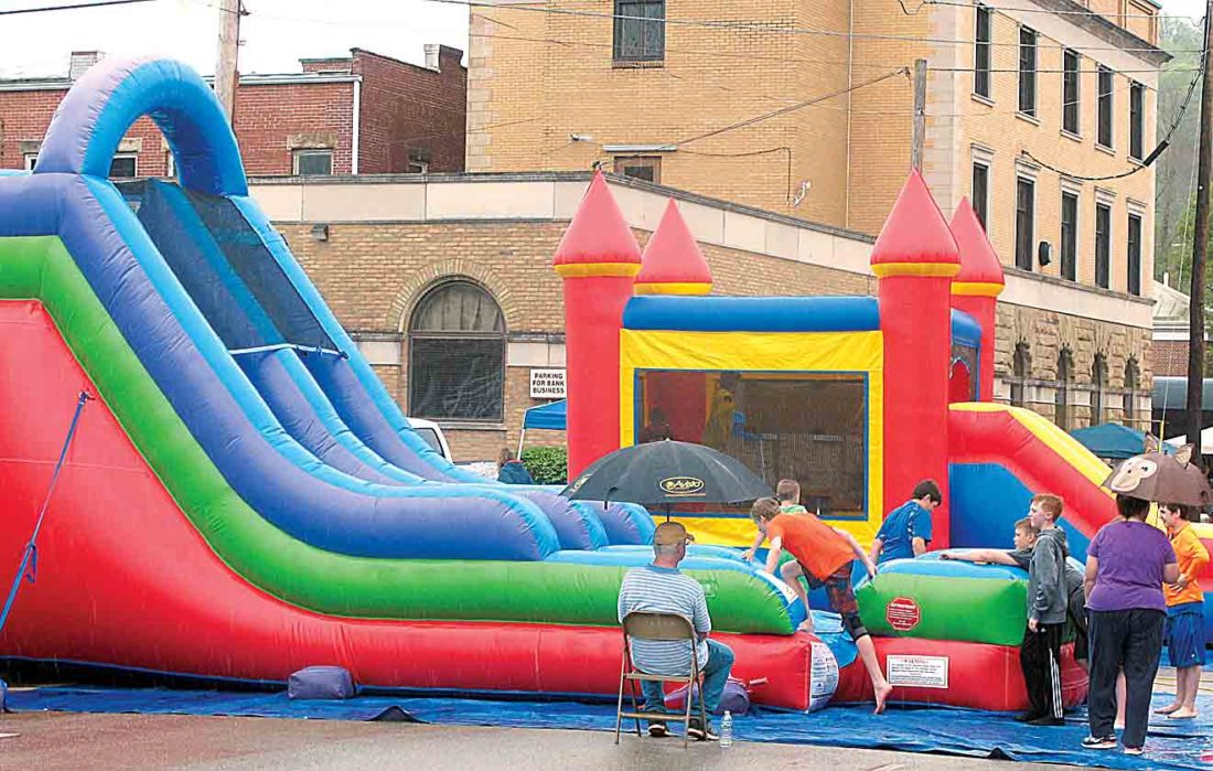 Sweet Breath of Life Vidalia Onion Festival weathers rain News